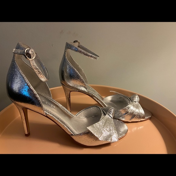 Marc Fisher Silver Sandal Heels Size 7.5 - Picture 2 of 5